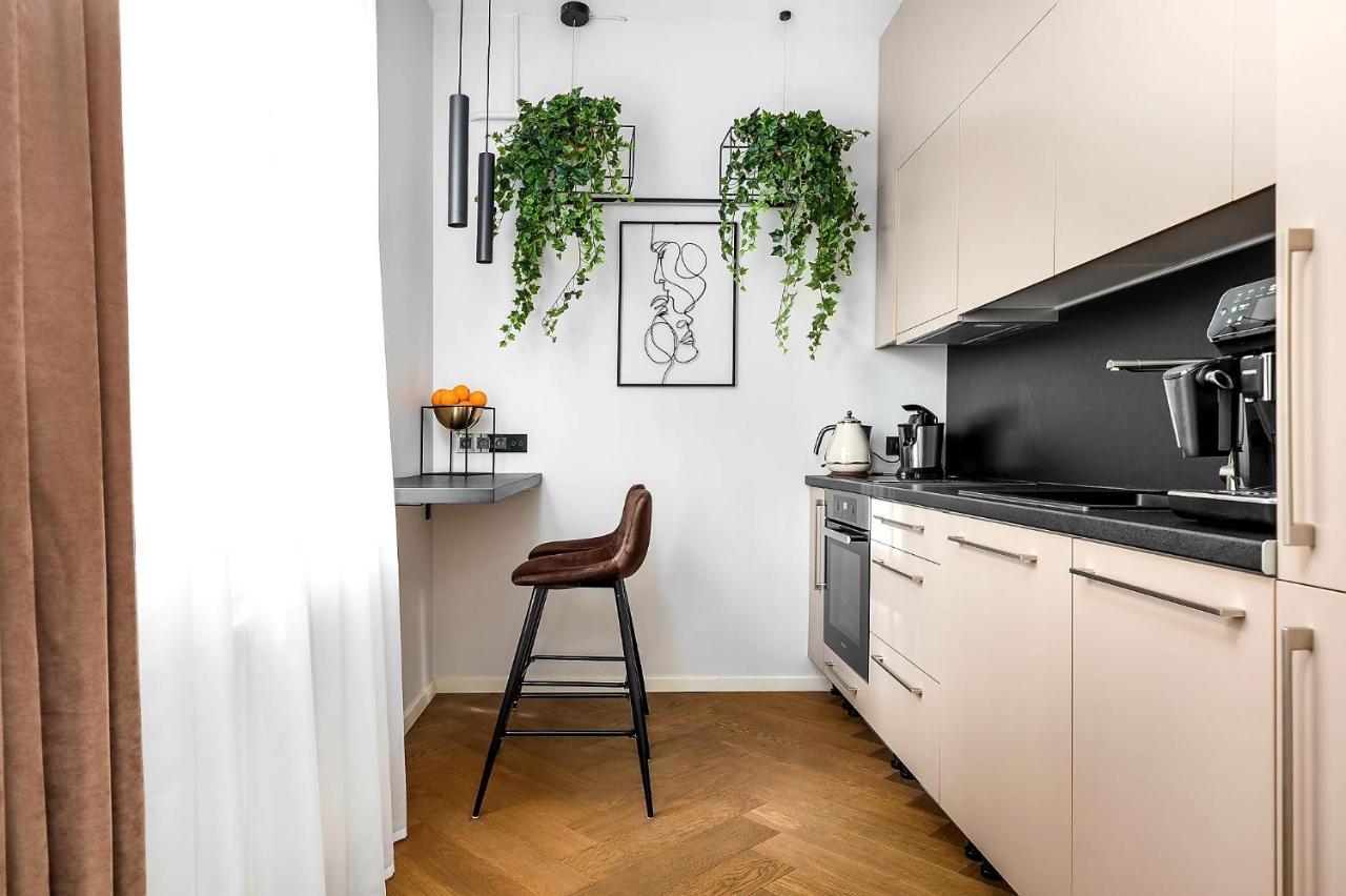 Old Town Apartment L Self Check In Vilnius Exterior photo